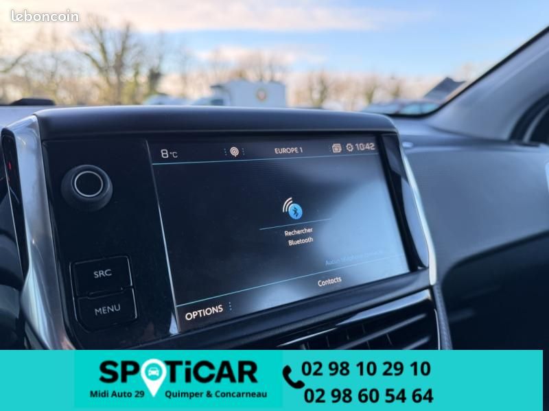 Peugeot 2008 1.2 PureTech 110 Allure (image 14)