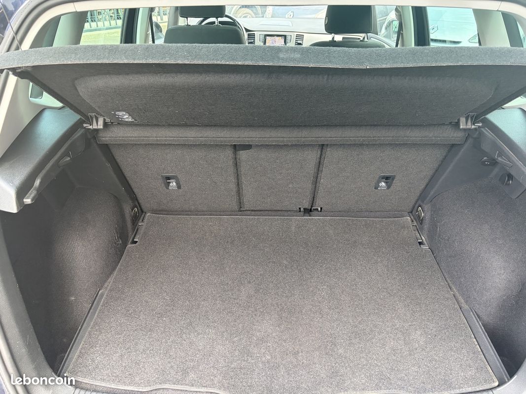 Volkswagen GOLF SPORTSVAN 1.6 TDI 110CH BLUEMOTION FAP CONFORTLINE BUSINESS (image 10)