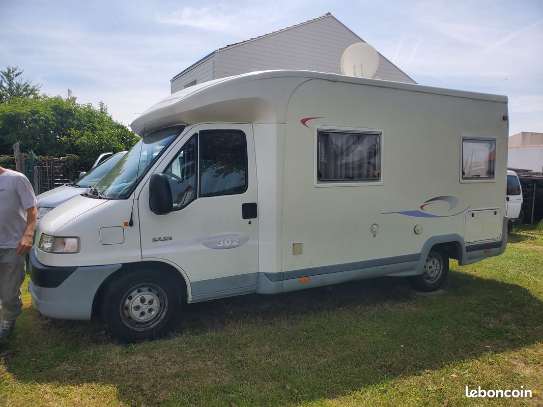 Miniature Camping-car Challenger 172 – 2005 – échelle 1/43 – Neuve