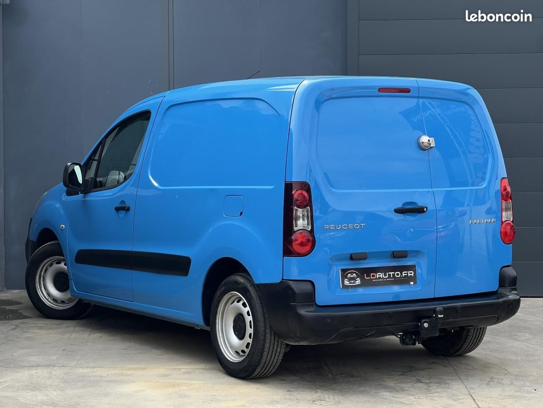 Peugeot Partner FOURGON STANDARD 1.6 BLUEHDI 75 BVM5 PRO / CLIM ECRAN BLUETOOTH ATTELAGE ... (image 3)