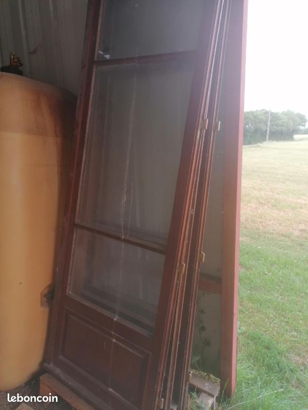 Volets bois +porte fenêtre bois (image 1)