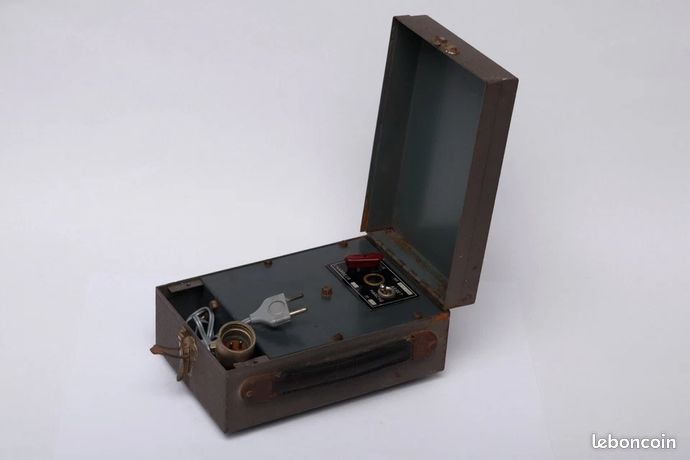 Alimentation Pour Caméra Ancienne CAMEFLEX ARRI – Pour Pièces Ou Réparation (bon état)