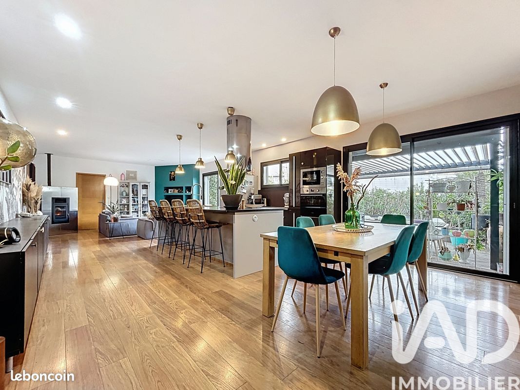 Maison 9 pièces 270 m² · à Nissan-lez-Enserune · 270 m² · 747 000 €