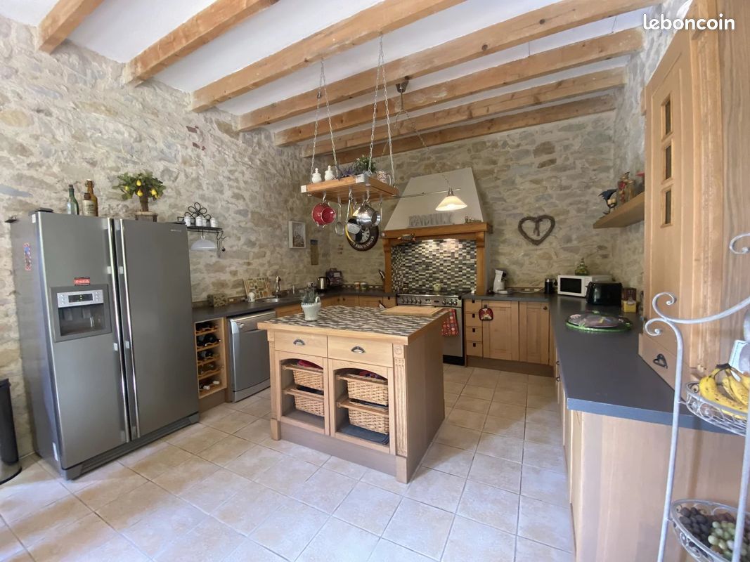 Maison 4 pièces 150 m² · à Puycelsi · 150 m² · 260 000 €