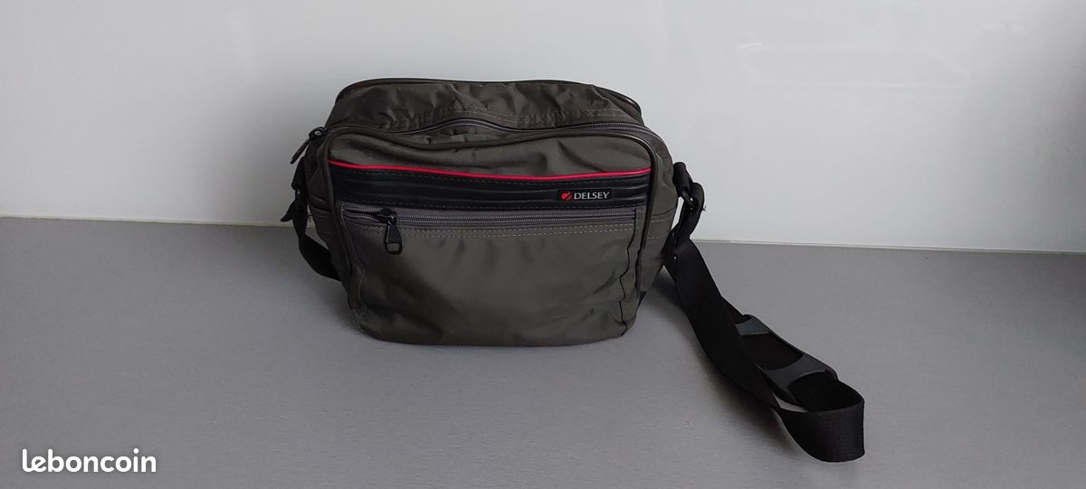 Sacoche homme marque DELSEY Accessoires Bagagerie