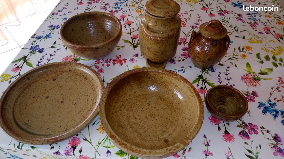 Lot de poterie en gres du berry (image 1)