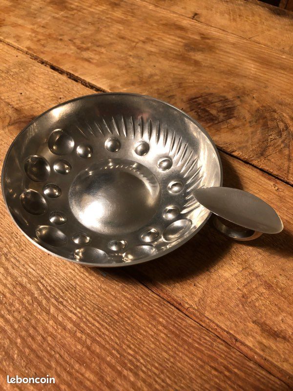Tastevin En étain Avec Poignée – 3 Poinçons – Diam. 8,5 Cm