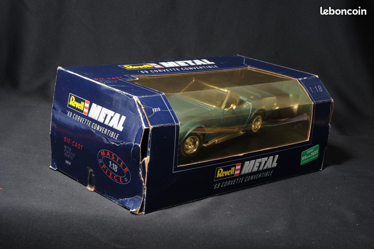 Miniature américaine 1/18 corvette 1969 convertible 1/18 revell 