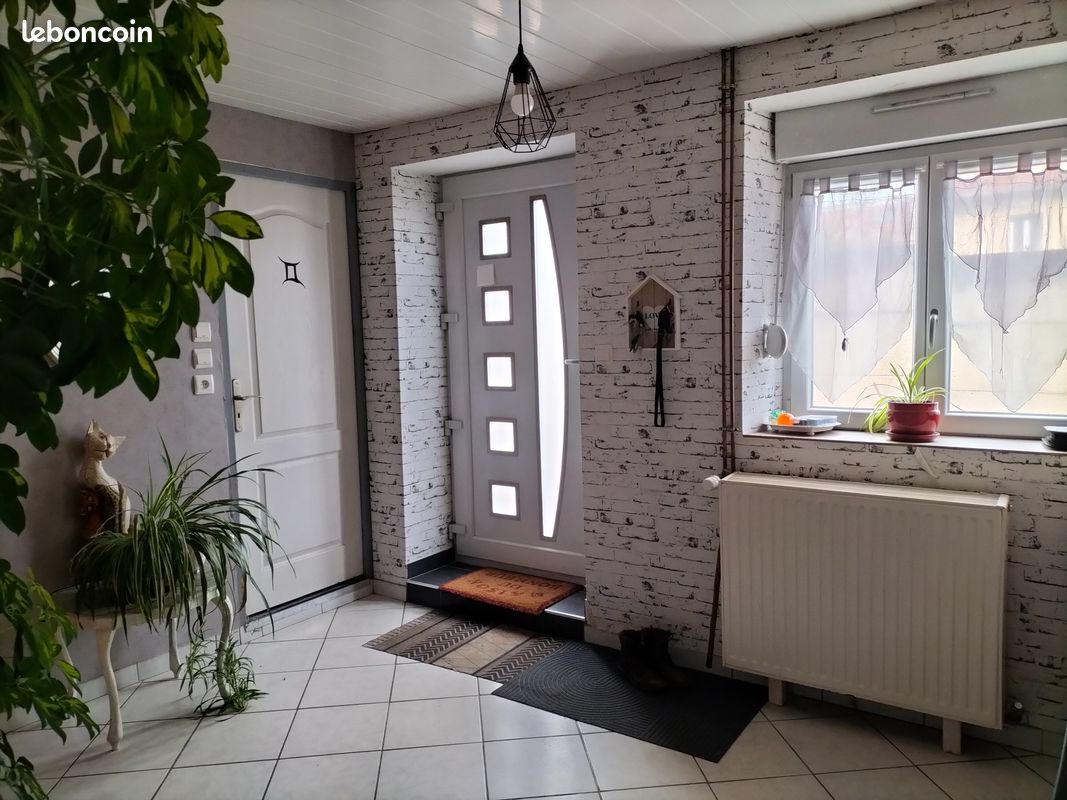 Maison 7 pièces 145 m² · à Combeaufontaine · 145 m² · 135 000 €