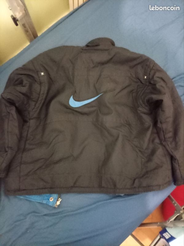 Veste Nike Réversible Vintage Bleu et Noir (image 2)