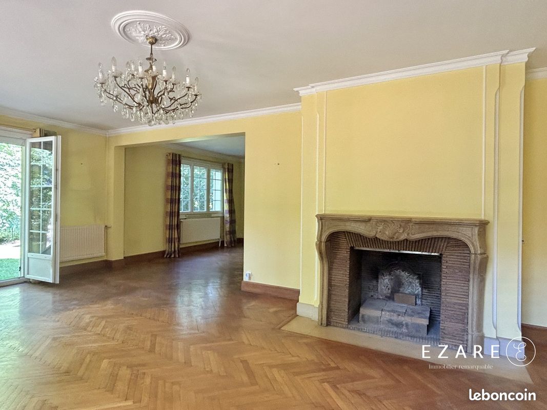 Maison 9 pièces 284 m² · à Chevigny-Saint-Sauveur · 284 m² · 580 000 €