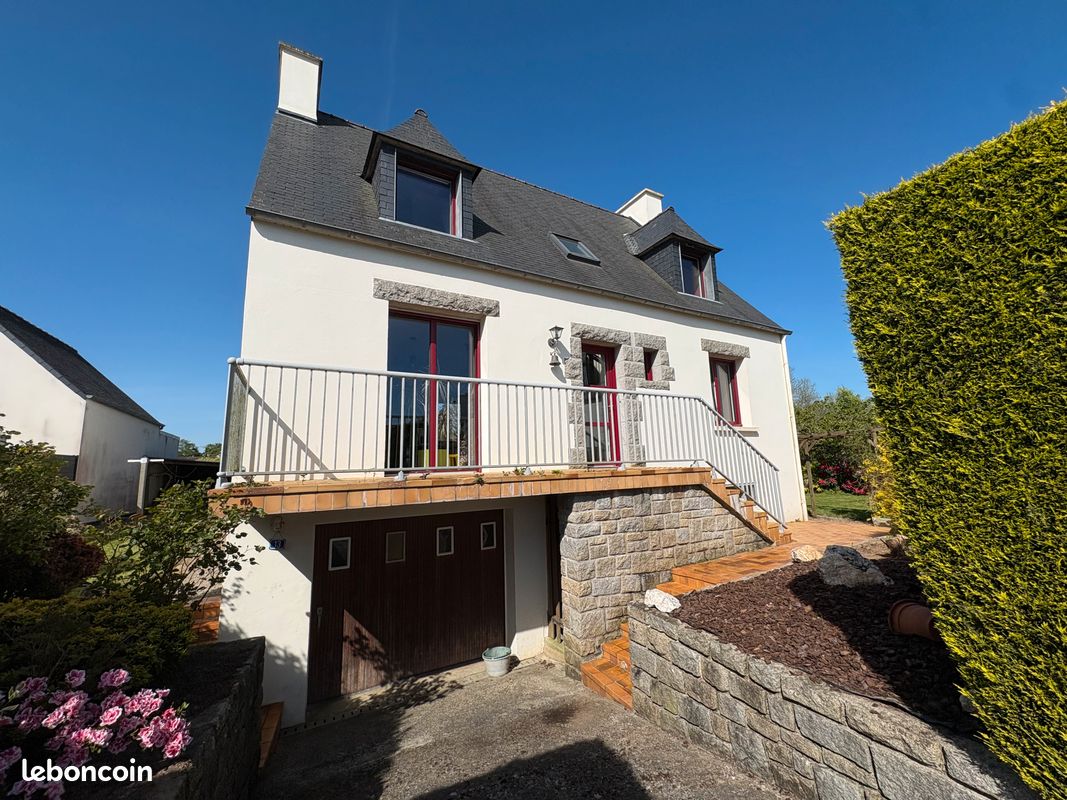 Maison 6 pièces 115 m² · à Garlan · 115 m² · 259 000 €