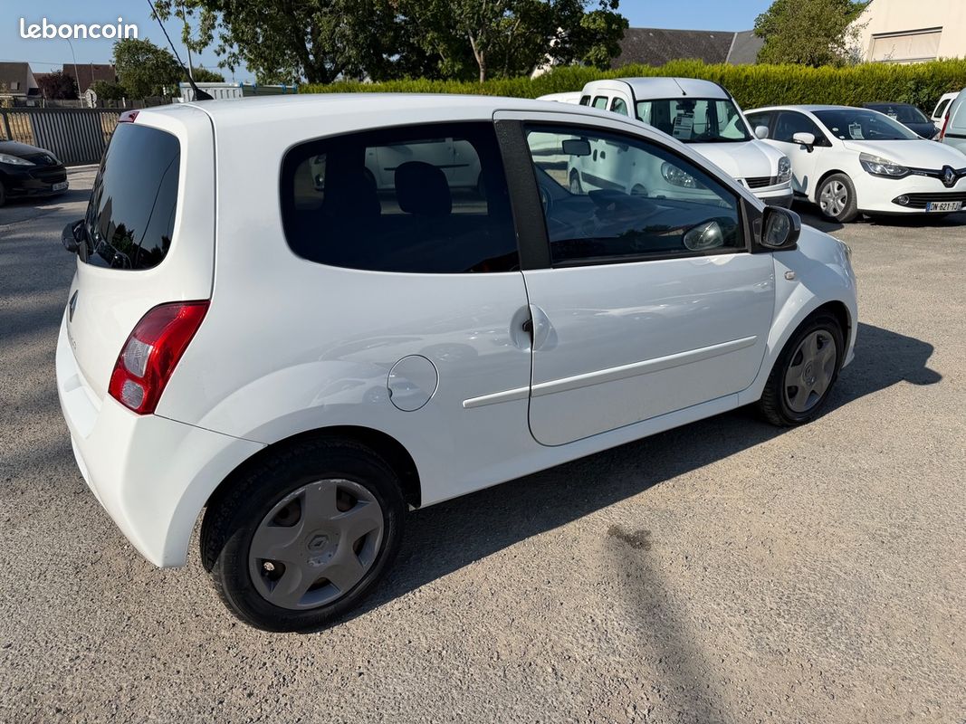 RENAULT Twingo II 1.5 DCI 75 CV eco2 / 1 ERE MAIN / ENTRETIEN A JOUR B (image 4)