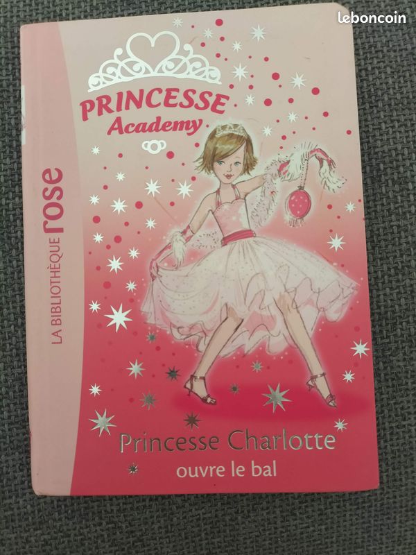 Livre : Princesse Charlotte ouvre le bal - Princesse Academy (image 1)