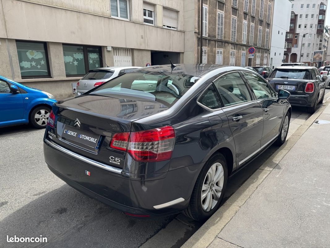 CITROEN C5 HDi 160ch Exclusive+ - Suivi d'Entretien Complet (image 5)
