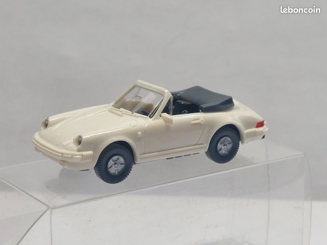 MATTEL - BARBIE. 911 cabriolet - En boite - 50cm. - LES 48H DE LA