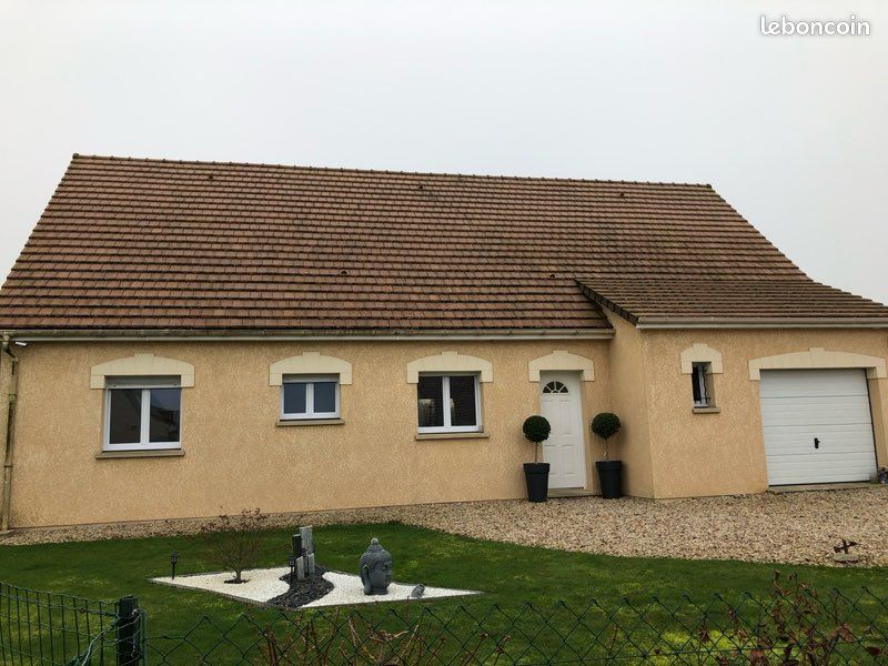 Maison 5 pièces 90 m² · à Saint-Étienne-l'Allier · 90 m² · 760 €/mois