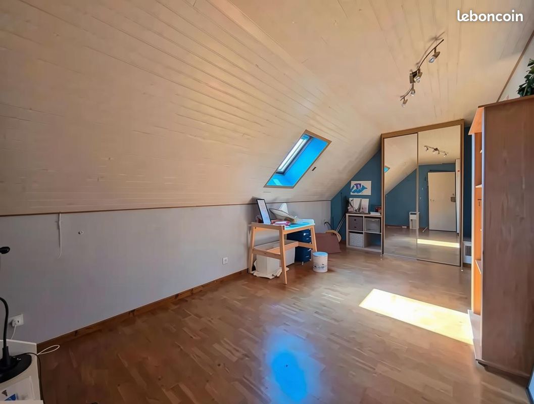 Maison lumineuse 112 m² – prox immédiate parc de la Combe Persil / serpent / fort motte giron (image 4)