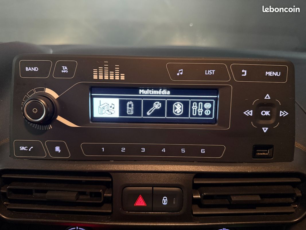 CITROEN BERLINGO Taille XL BlueHDi 130 SS BVM6 Feel (image 18)