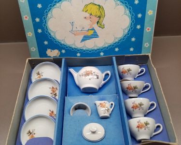 2 TASSES ANCIENNES en faïence de Digoin Sarreguemines / décor François