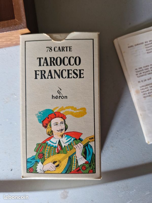 Tarot du Vitrail Dal Negro de collection aux illustrations de verre coloré Tarot du Vitrail Dal Negro de collection aux illustrations de verre coloré