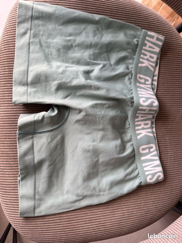 Short gymshark taille S vert d eau jamais porté (image 7)