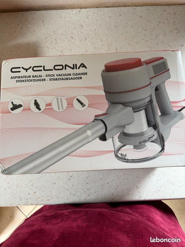 Balai aspirateur CYCLONIA NEUF (image 1)