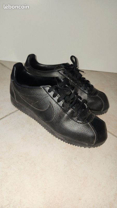 Nike cortez noire femme Chaussures