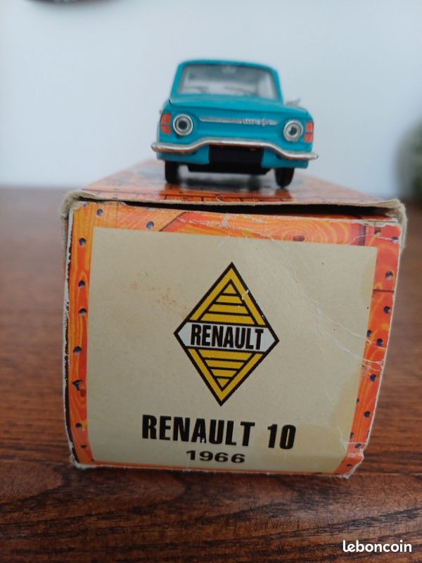 Miniature Renault 10 (image 3)