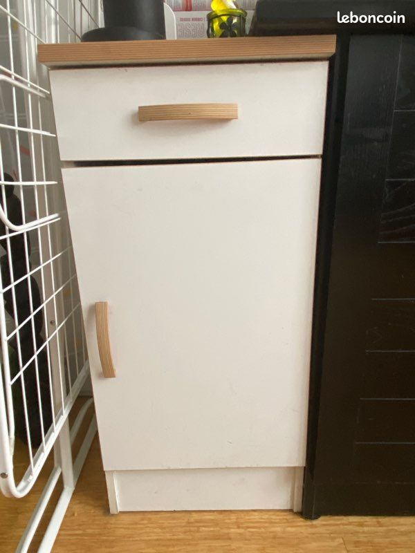 URGENT - Petit meuble/armoire blanc (image 1)