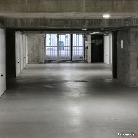 Emplacement de stationnement dans résidence (secteur mairie)