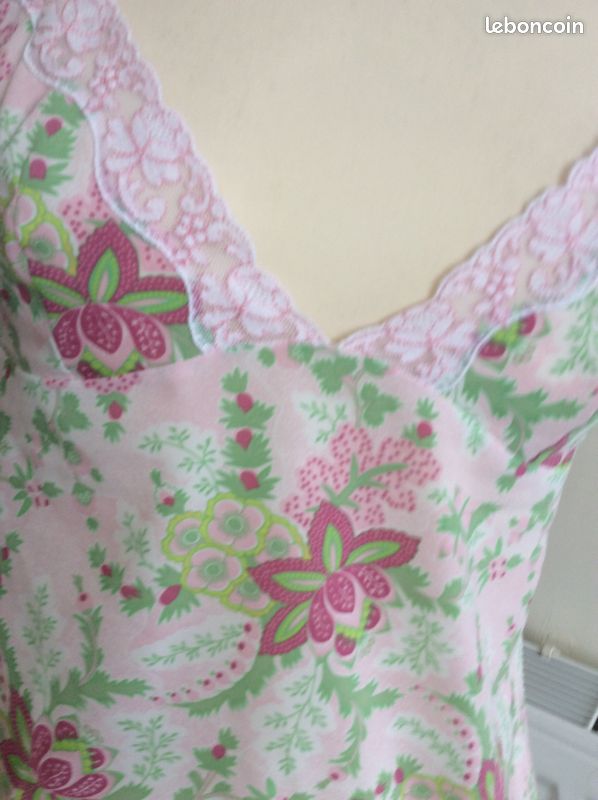 Haut bretelle fleurs verts rose Fushia 38 ETAM 16euros (image 1)