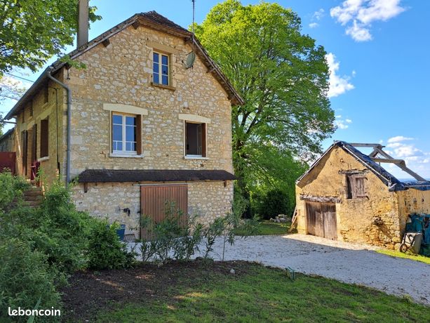 Ancienne maison en pierre sur 3,22 ha avec belles vues