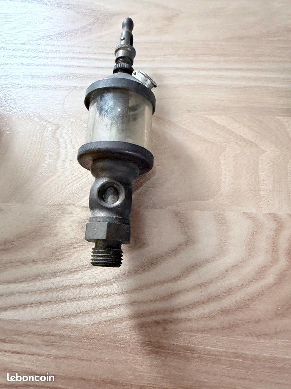 Huileux graisseur compte goutte machine voiture ancienne industrielle (image 1)