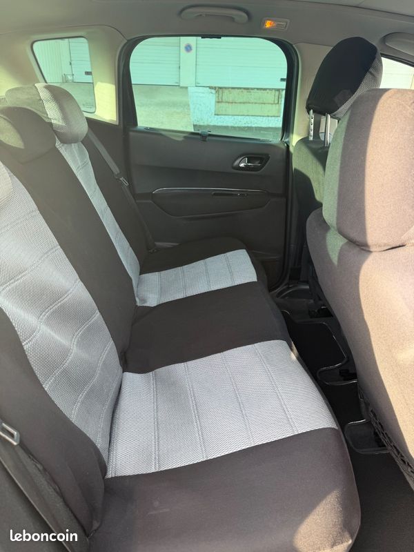 Peugeot 3008 2.0 HDI (image 10)
