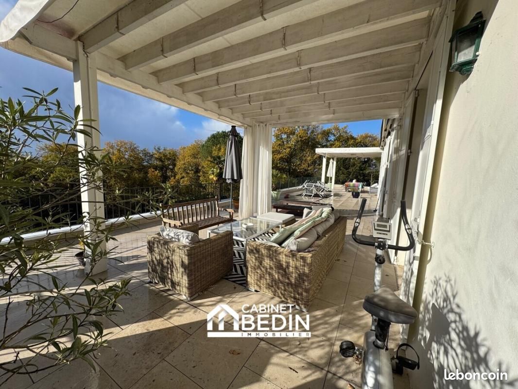 Maison 9 pièces 381 m² · à Latresne · 381 m² · 860 000 €