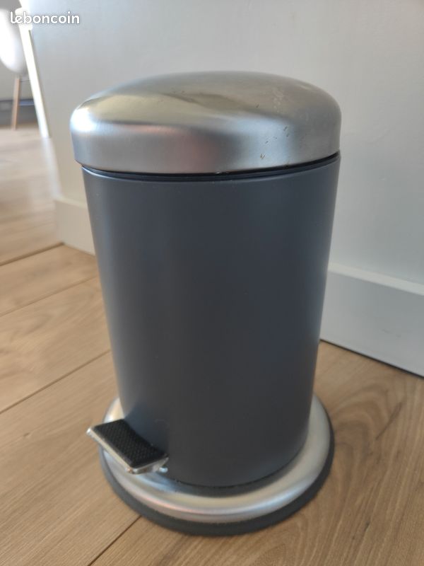 Poubelle inox (image 2)