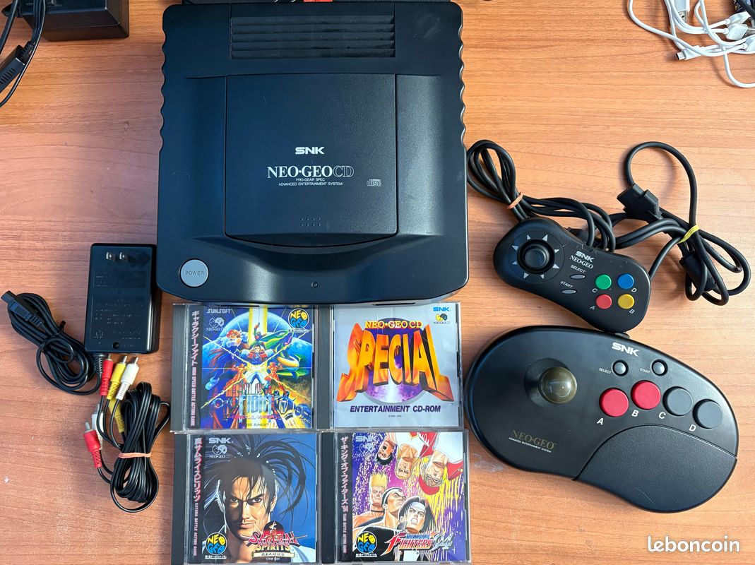 NeoGeo CD complete + 2 manettes + 4 jeux (image 2)