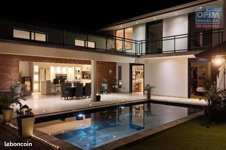 Maison 1 pièce 130 m² · à Saint-Paul · 130 m² · 749 000 €