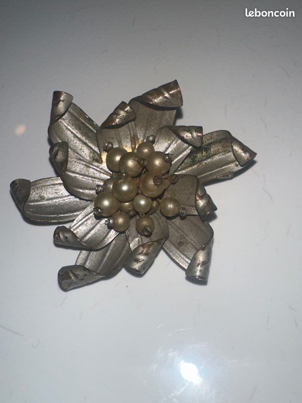 Broche Ancienne Art Déco/Art Nouveau Métal Argenté - Créateur Fleurs
