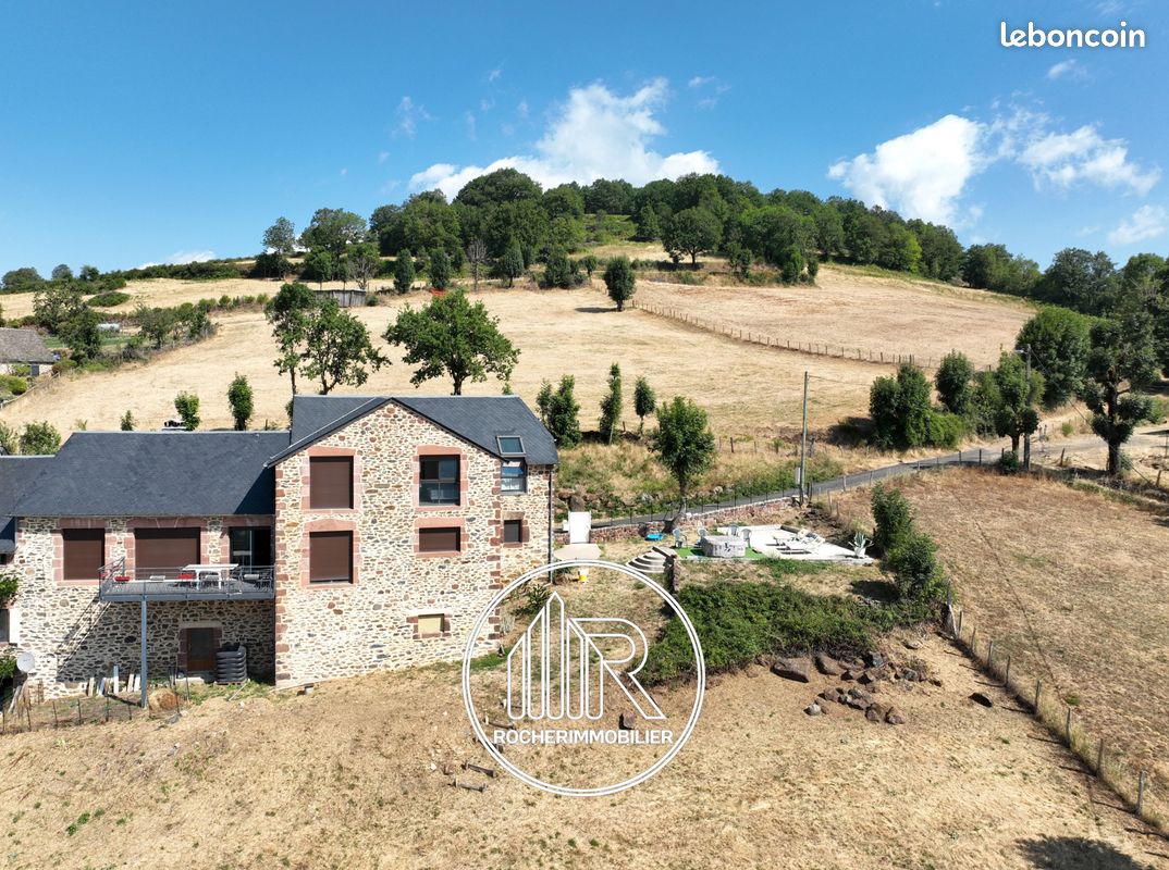 Maison 5 pièces 228 m² · à Saint-Pierre-de-Nogaret · 228 m² · 385 000 €