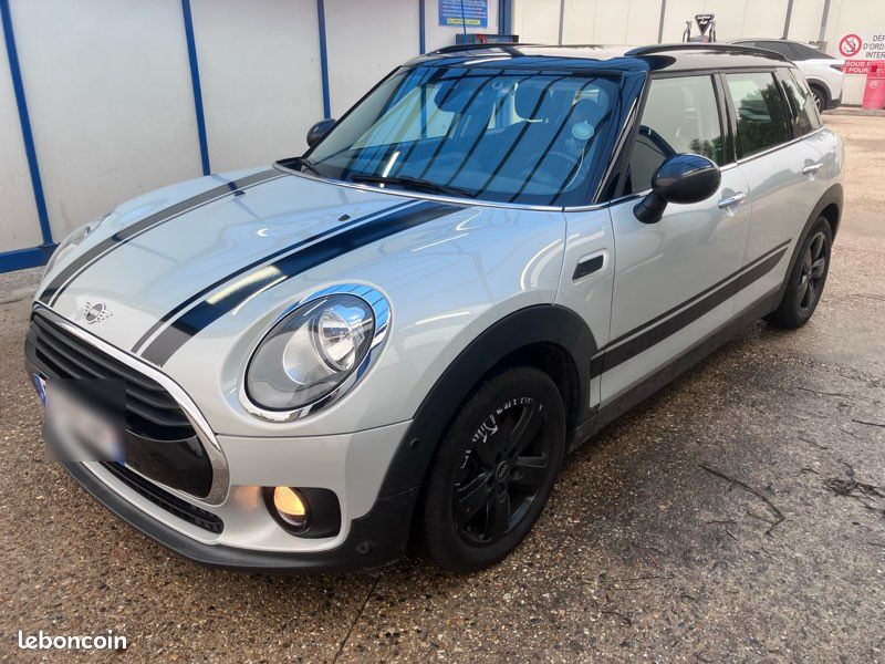 MINI Cooper D Clubman 150 ch BVA8 Business Design (2019) – En l’état / Prévoir réparations (image 2)