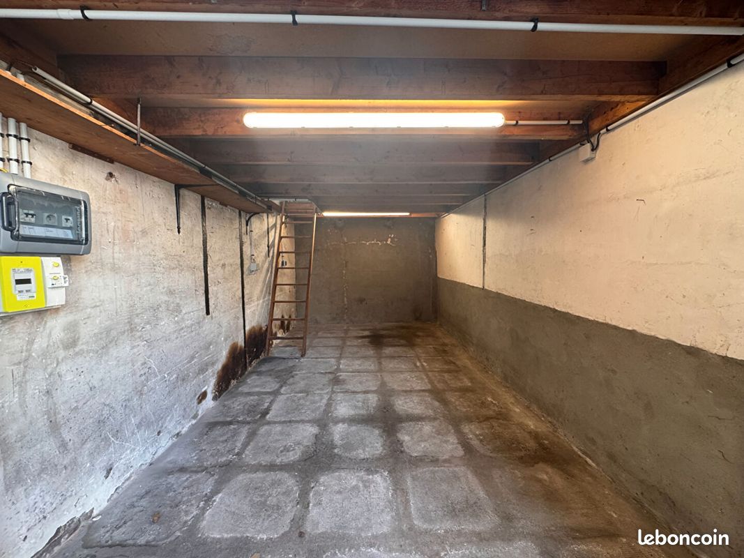 Parking/box LA GARENNE COLOMBES · à La Garenne-Colombes · 230 €