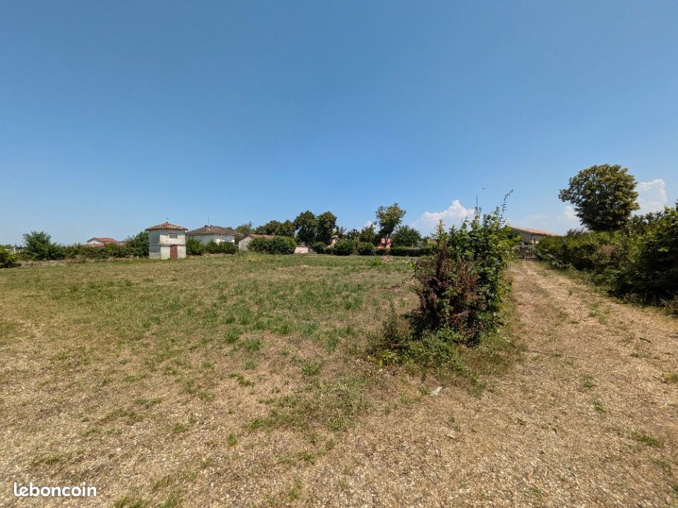Terrain 840 m² · à Saint-Didier-sur-Chalaronne · 110 000 €