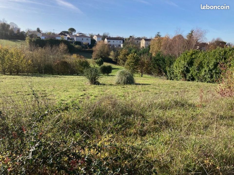 Terrain 603 m² Saintes · 53 900 €