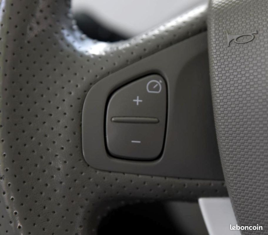 RENAULT ZOE R90 - 92ch - Finition Zen - Batterie en Location SOH 94% - Garantie 12 Mois (image 14)