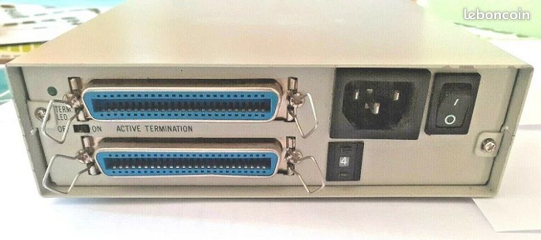 Boîtier SCSI Externe Pour Disque Dur Ou CD - 50 Broches - Câble Et Secteur 220V Inclus