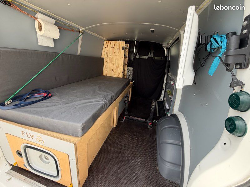 Vw transporter t6 aménagé +moto (image 1)