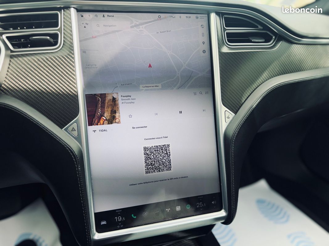 TESLA Model S 320CH BASE + 2EME MAIN + TOIT OUVRANT/PANO + AUTO PILOT + CAMERA DE RECUL + GARANTIE 12 MOIS (image 26)