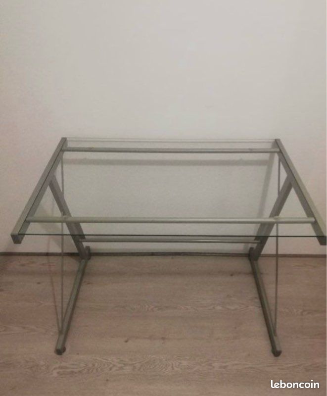 Bureau (image 1)